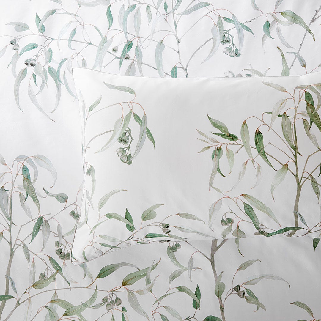https://s3-ap-southeast-2.amazonaws.com/fusionfactory.commerceconnect.bbnt.production/pim_media/000/143/521/CH-Eucalyptus-Detail-2.jpg?1672977105