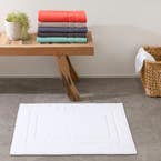 https://s3-ap-southeast-2.amazonaws.com/fusionfactory.commerceconnect.bbnt.production/pim_media/000/174/123/CH_S24-25_Summer_LS_Studio_Bathmats-Egyptian_Luxery_BM_White.jpg?1729811333