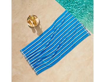 https://s3-ap-southeast-2.amazonaws.com/fusionfactory.commerceconnect.bbnt.production/pim_media/000/198/421/CH_S25-26_LS_Outdoor_Beach_Towels_Huntly_26482101.jpg?1753755513