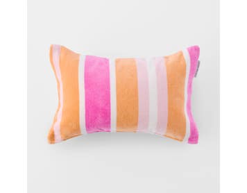 https://s3-ap-southeast-2.amazonaws.com/fusionfactory.commerceconnect.bbnt.production/pim_media/000/201/274/CH_S25-26_Rialto-Beach-Pillow_Pink-Orange_26505401_SI.jpg?1758073774