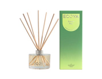 https://s3-ap-southeast-2.amazonaws.com/fusionfactory.commerceconnect.bbnt.production/pim_media/000/167/808/ECOYA_French_Pear_Reed_Diffuser_REED301__1.jpg?1723613155