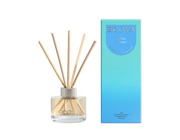 https://s3-ap-southeast-2.amazonaws.com/fusionfactory.commerceconnect.bbnt.production/pim_media/000/167/826/ECOYA_Lotus_Flower_Mini_Diffuser_REED202__1.jpg?1723614576