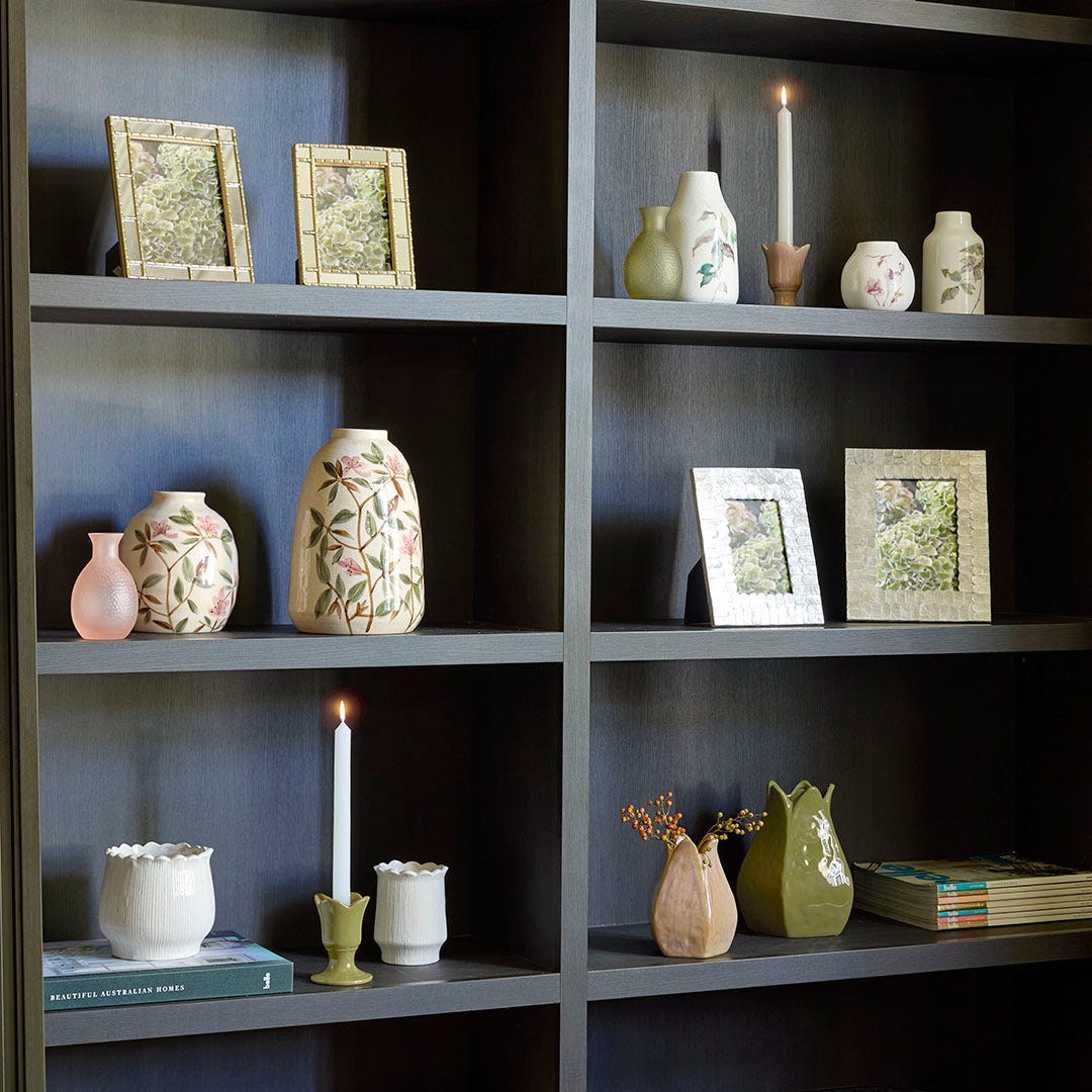 https://s3-ap-southeast-2.amazonaws.com/fusionfactory.commerceconnect.bbnt.production/pim_media/000/192/527/Evergreen-candle-Petal-Autumn-Leaf-Junie-Alice-inlay.jpg?1743552682