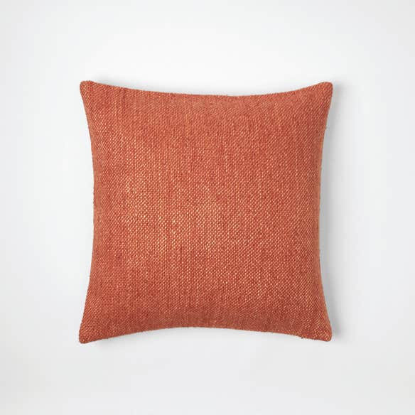 https://s3-ap-southeast-2.amazonaws.com/fusionfactory.commerceconnect.bbnt.production/pim_media/000/139/032/M_F-Flinders-Cushion-Paprika-50x50cm-20941203.jpg?1658969916