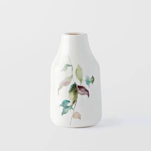 https://s3-ap-southeast-2.amazonaws.com/fusionfactory.commerceconnect.bbnt.production/pim_media/000/191/271/M_F_Autumn-Leaf-Ceramic-Vase-Lrg_White_26133801_SI.jpg?1742535349