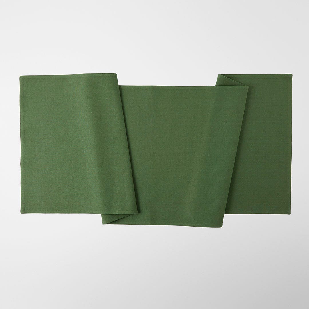 https://s3-ap-southeast-2.amazonaws.com/fusionfactory.commerceconnect.bbnt.production/pim_media/000/196/358/M_F_CG_Runner-50-x-180cm-Forest-Green_26366701_SI.jpg?1750387048