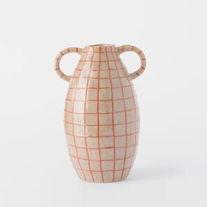 https://s3-ap-southeast-2.amazonaws.com/fusionfactory.commerceconnect.bbnt.production/pim_media/000/176/162/M_F_Check-Ceramic-Vase-Lrg_Clay-Red_26113001_SI.jpg?1731979770