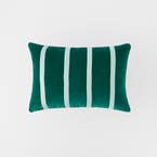 https://s3-ap-southeast-2.amazonaws.com/fusionfactory.commerceconnect.bbnt.production/pim_media/000/191/551/M_F_Claude-Cushion_Emerald_26176601_SI.jpg?1742859484