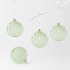 https://s3-ap-southeast-2.amazonaws.com/fusionfactory.commerceconnect.bbnt.production/pim_media/000/196/809/M_F_EN_S4-Ribbed-Glass-Ball-w-Droop-Glitter_26251201_SI.jpg?1751264516