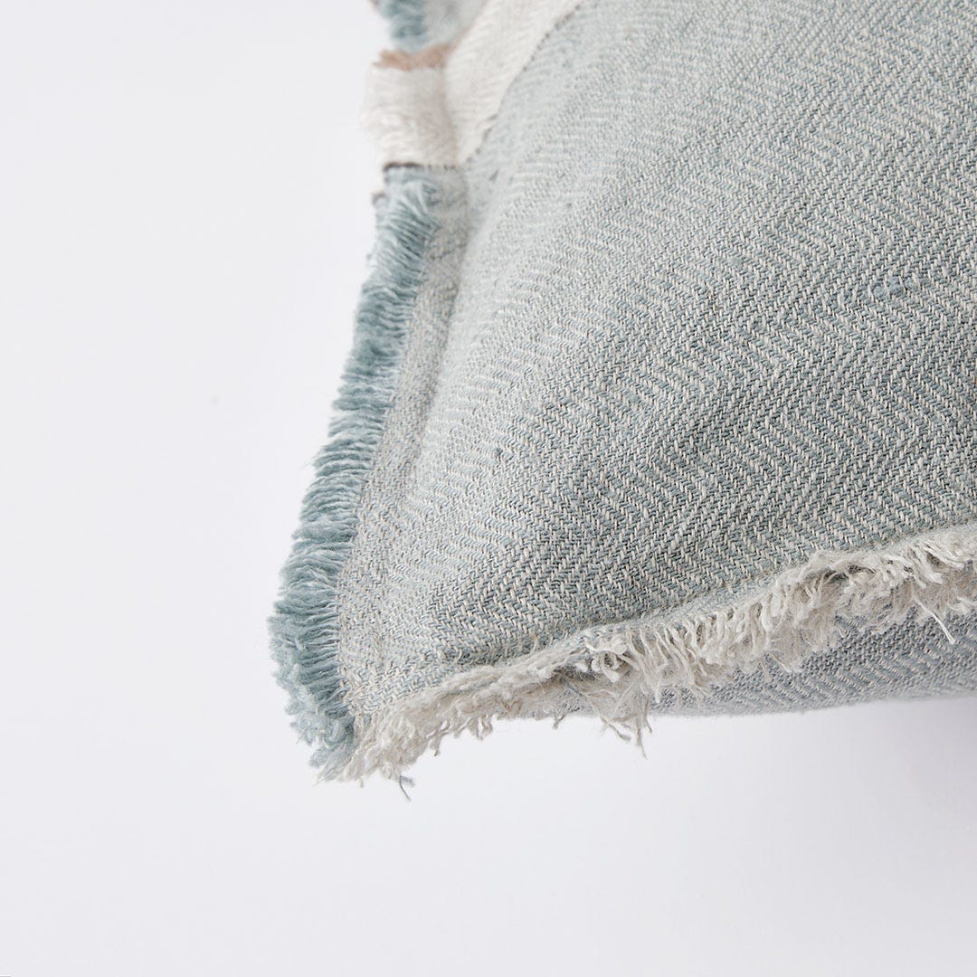 https://s3-ap-southeast-2.amazonaws.com/fusionfactory.commerceconnect.bbnt.production/pim_media/000/160/362/M_F_Everett-Fringe-Stripe-Linen-Cushion_Blue-Natural_23124901_Detail_SI.jpg?1707957049