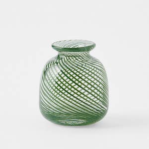 https://s3-ap-southeast-2.amazonaws.com/fusionfactory.commerceconnect.bbnt.production/pim_media/000/159/090/M_F_Gracie-Glass-Swirl-Vase_Green_23201001_SI.jpg?1705876635