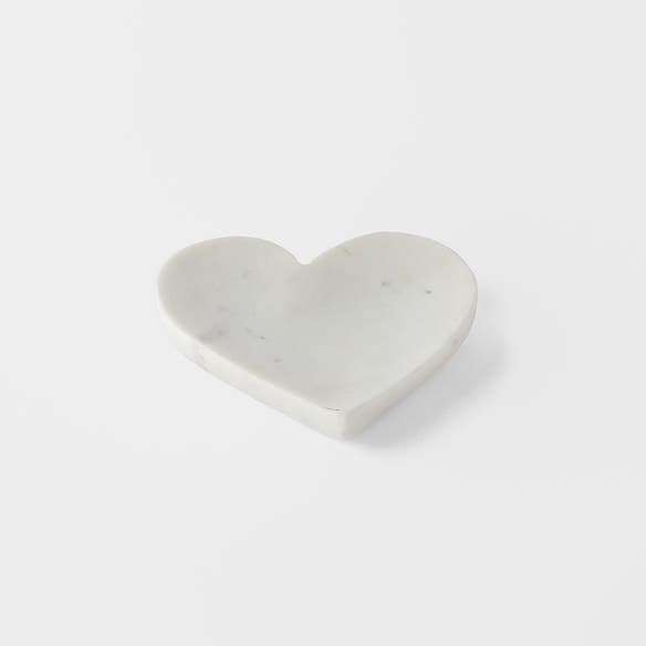 https://s3-ap-southeast-2.amazonaws.com/fusionfactory.commerceconnect.bbnt.production/pim_media/000/172/891/M_F_Heart-Trinket-Dish-Marble_White_25872601_SI.jpg?1729060169
