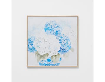 https://s3-ap-southeast-2.amazonaws.com/fusionfactory.commerceconnect.bbnt.production/pim_media/000/190/019/M_F_Hydrangeas-Framed-Canvas_Blue-White_26173301_SI.jpg?1740438332