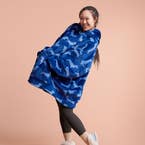 https://s3-ap-southeast-2.amazonaws.com/fusionfactory.commerceconnect.bbnt.production/pim_media/000/160/811/M_F_LS_W24_Flannelette_Campaign_Bailey_Hooded_Sherpa_Talent-1_SI.jpg?1708578380