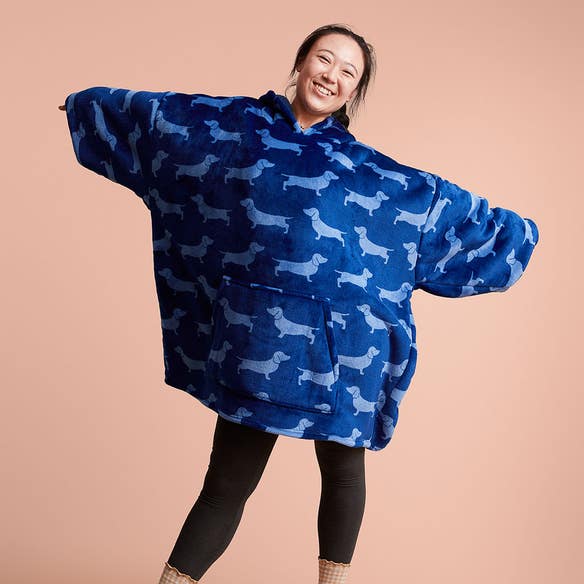https://s3-ap-southeast-2.amazonaws.com/fusionfactory.commerceconnect.bbnt.production/pim_media/000/160/810/M_F_LS_W24_Flannelette_Campaign_Bailey_Hooded_Sherpa_Talent-3_SI.jpg?1708578370