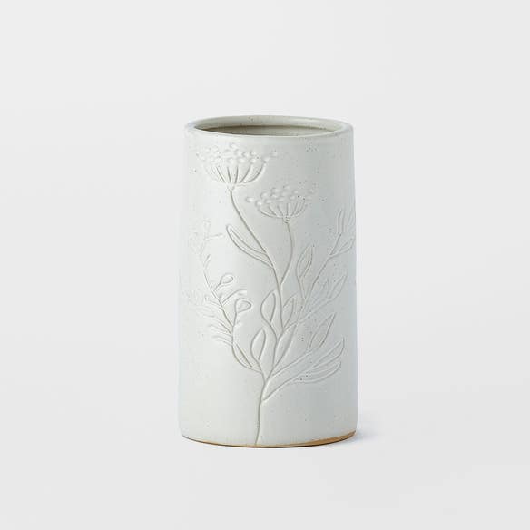 https://s3-ap-southeast-2.amazonaws.com/fusionfactory.commerceconnect.bbnt.production/pim_media/000/169/313/M_F_Natalia-Debossed-Ceramic-Vase-Sml_White_25872201_SI.jpg?1725521312