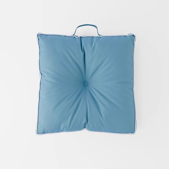 https://s3-ap-southeast-2.amazonaws.com/fusionfactory.commerceconnect.bbnt.production/pim_media/000/167/049/M_F_Panama-Outdoor-Chair-Pad_Smoke-Blue-White_18433013_SI.jpg?1722900785