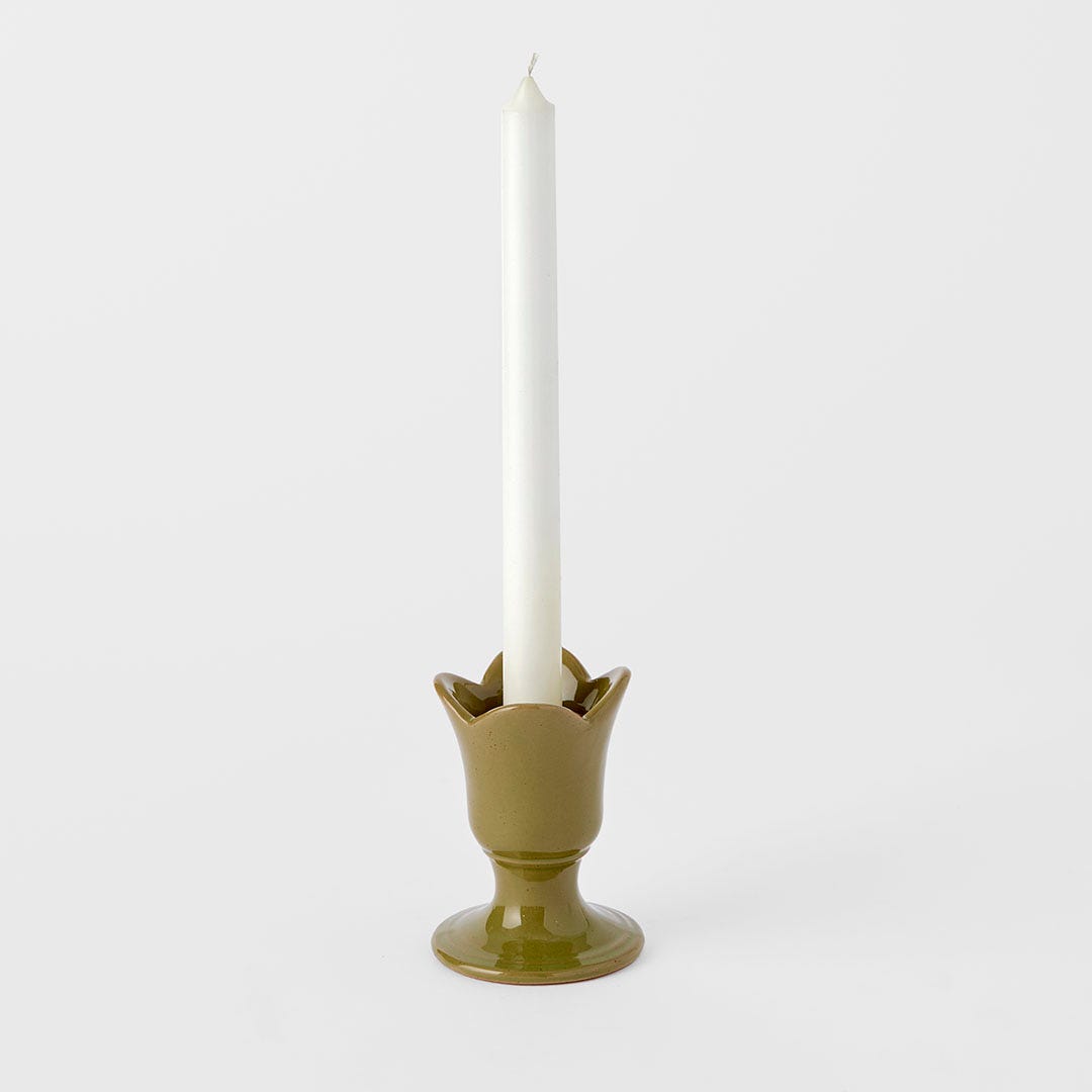 https://s3-ap-southeast-2.amazonaws.com/fusionfactory.commerceconnect.bbnt.production/pim_media/000/191/243/M_F_Petal-Candle-Holder_Green_26120702_V2_SI.jpg?1742534079