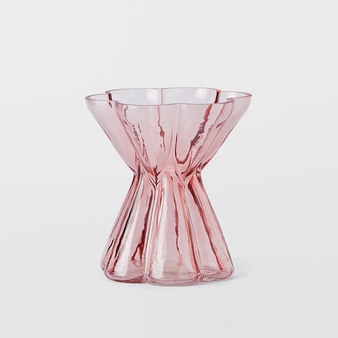 https://s3-ap-southeast-2.amazonaws.com/fusionfactory.commerceconnect.bbnt.production/pim_media/000/169/272/M_F_Remy-Fluted-Glass-Vase-Squat_Pink_25867002_SI.jpg?1725519495