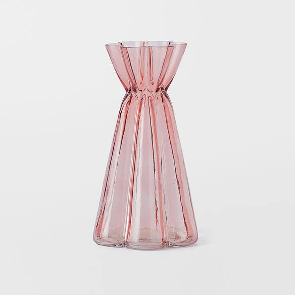 https://s3-ap-southeast-2.amazonaws.com/fusionfactory.commerceconnect.bbnt.production/pim_media/000/169/275/M_F_Remy-Fluted-Glass-Vase-Tall_Pink_25866902_SI.jpg?1725519632