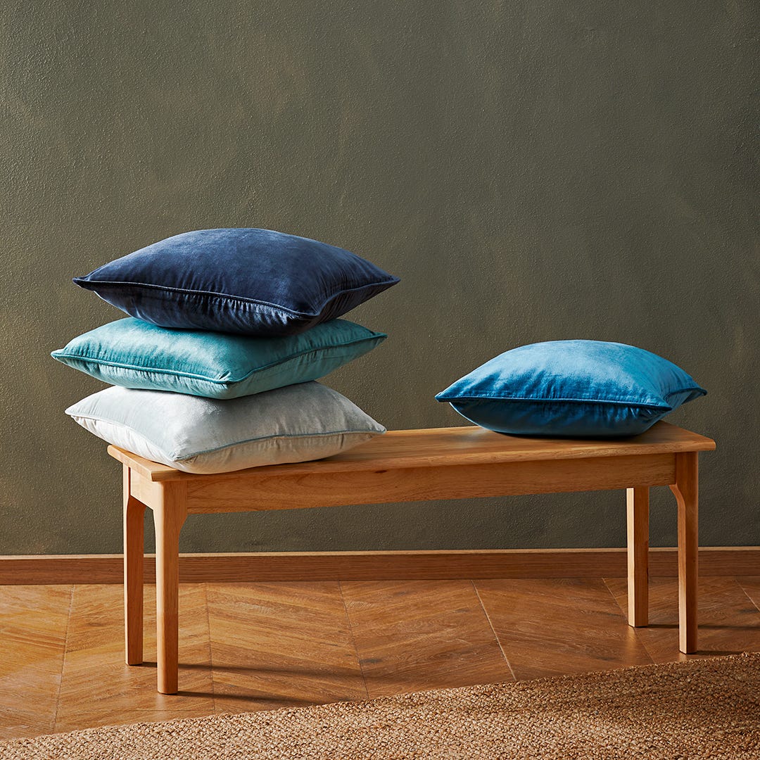 https://s3-ap-southeast-2.amazonaws.com/fusionfactory.commerceconnect.bbnt.production/pim_media/000/154/619/M_F_S23-24_LS_Margot_Cushion-V2_SI.jpg?1697410464