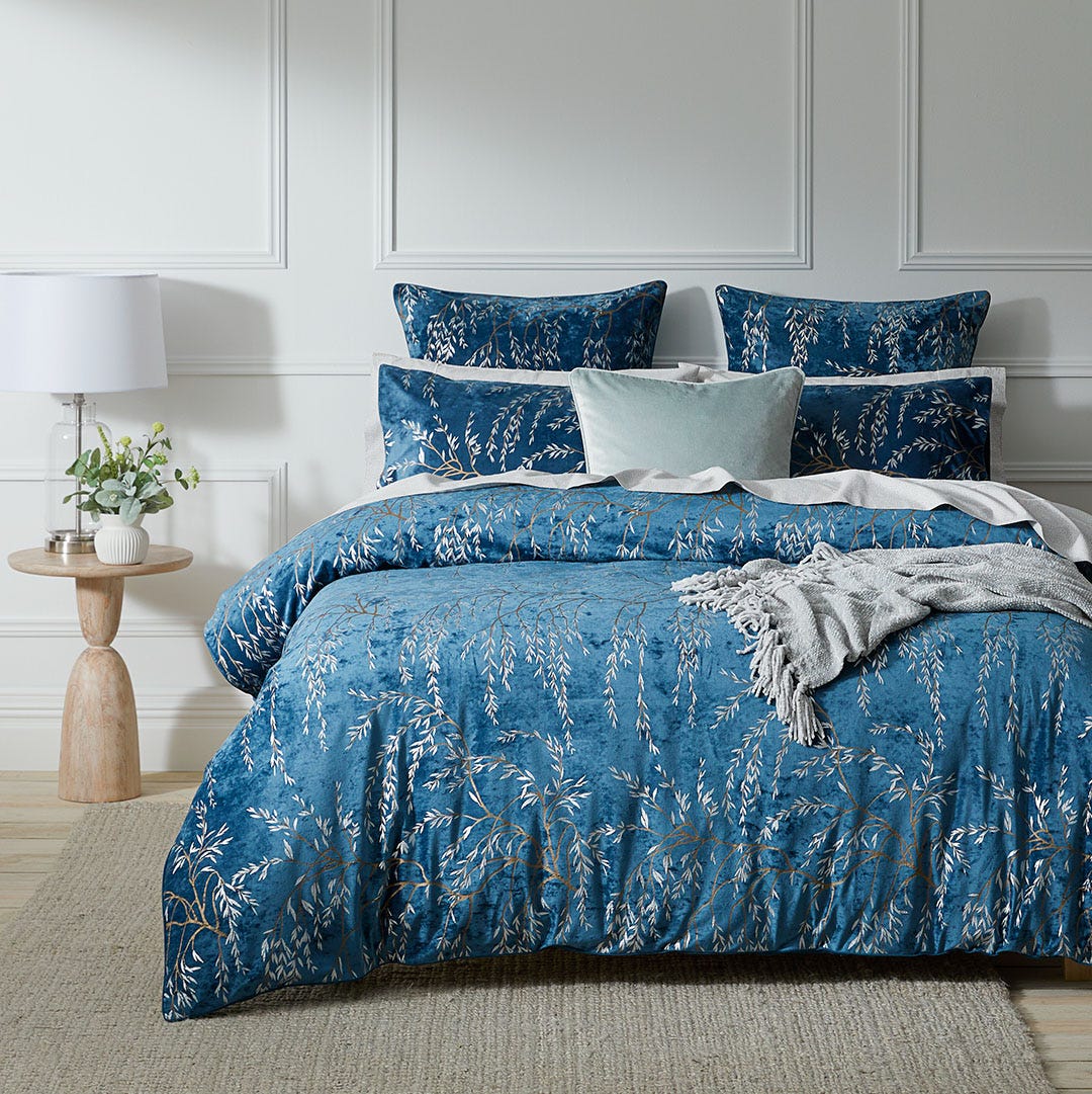 https://s3-ap-southeast-2.amazonaws.com/fusionfactory.commerceconnect.bbnt.production/pim_media/000/163/784/M_F_S24-25_Bedlinen_BOP_Gwendoline_QQC_SI.jpg?1715643014
