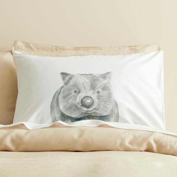 https://s3-ap-southeast-2.amazonaws.com/fusionfactory.commerceconnect.bbnt.production/pim_media/000/185/694/M_F_S24-25_Novelty_Pillow_Cases_BOP_WOMBAT-FACE_Novelty-PC_SI.jpg?1735534410