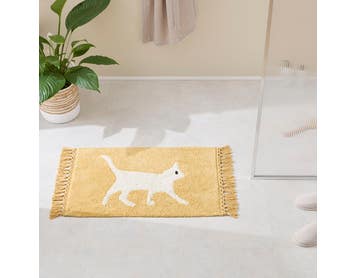 https://s3-ap-southeast-2.amazonaws.com/fusionfactory.commerceconnect.bbnt.production/pim_media/000/174/529/M_F_S24-25_Summer_LS_Studio_Bathmats-Milo_Cat_BM_SI.jpg?1730152246
