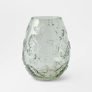 https://s3-ap-southeast-2.amazonaws.com/fusionfactory.commerceconnect.bbnt.production/pim_media/000/199/027/M_F_S25-26_Butterfly-Glass-Vase-Lrg_Green_26558701_SI.jpg?1754373701