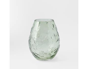 https://s3-ap-southeast-2.amazonaws.com/fusionfactory.commerceconnect.bbnt.production/pim_media/000/199/026/M_F_S25-26_Butterfly-Glass-Vase-Sml_Green_26558601_SI.jpg?1754373672