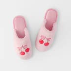 https://s3-ap-southeast-2.amazonaws.com/fusionfactory.commerceconnect.bbnt.production/pim_media/000/200/751/M_F_S25-26_Cherry-Bow-Slippers-S-M_Cherry-Bow_26556401_SI.jpg?1757474331
