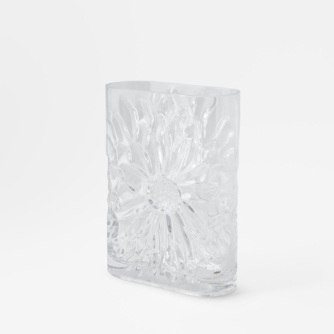 https://s3-ap-southeast-2.amazonaws.com/fusionfactory.commerceconnect.bbnt.production/pim_media/000/199/029/M_F_S25-26_Dalia_Glass_Vase_X_Lrg_Clear_26558501_SI.jpg?1754373980