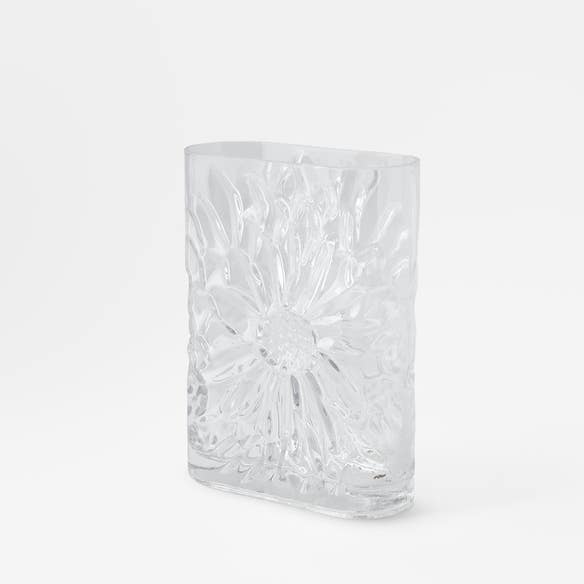 https://s3-ap-southeast-2.amazonaws.com/fusionfactory.commerceconnect.bbnt.production/pim_media/000/199/029/M_F_S25-26_Dalia_Glass_Vase_X_Lrg_Clear_26558501_SI.jpg?1754373980