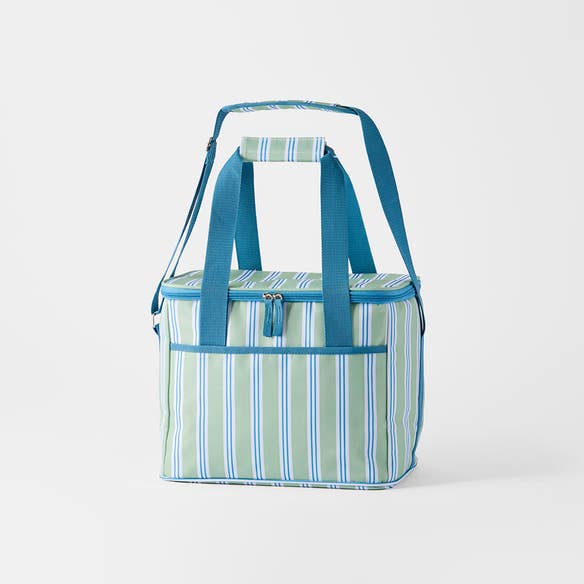 https://s3-ap-southeast-2.amazonaws.com/fusionfactory.commerceconnect.bbnt.production/pim_media/000/198/983/M_F_S25-26_Jayde-Picnic-Cooler-Bag-2-Person_Green-Blue_26473101_SI.jpg?1754368618