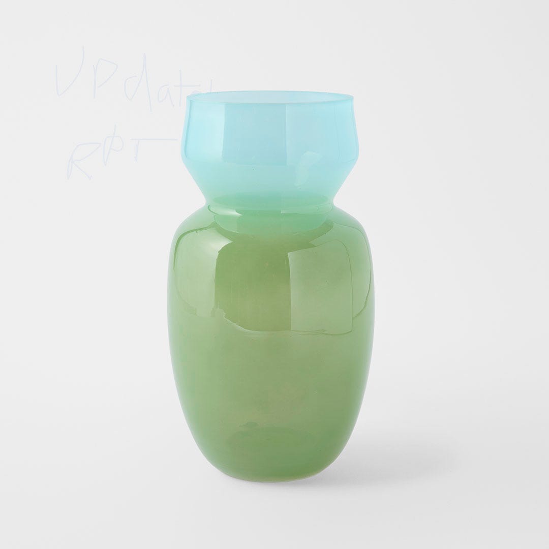 https://s3-ap-southeast-2.amazonaws.com/fusionfactory.commerceconnect.bbnt.production/pim_media/000/199/030/M_F_S25-26_Klara-Glass-Vase_Green-Blue_26558902_SI.jpg?1754374126