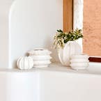 https://s3-ap-southeast-2.amazonaws.com/fusionfactory.commerceconnect.bbnt.production/pim_media/000/173/683/M_F_Summer_S24-25_LS_Location_Decorator_Nimo_Frill_Ceramic_Vase_SI.jpg?1729565417