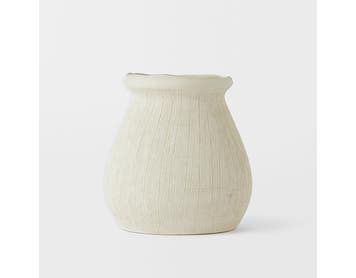 https://s3-ap-southeast-2.amazonaws.com/fusionfactory.commerceconnect.bbnt.production/pim_media/000/169/314/M_F_Tashi-Ceramic-Vase-Lrg_Off-White_25871301_SI.jpg?1725521336