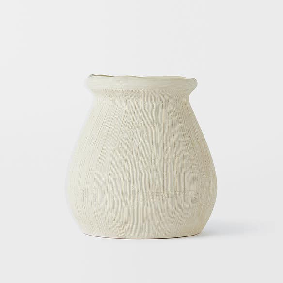 https://s3-ap-southeast-2.amazonaws.com/fusionfactory.commerceconnect.bbnt.production/pim_media/000/169/314/M_F_Tashi-Ceramic-Vase-Lrg_Off-White_25871301_SI.jpg?1725521336