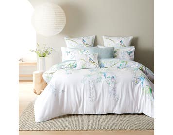 https://s3-ap-southeast-2.amazonaws.com/fusionfactory.commerceconnect.bbnt.production/pim_media/000/160/713/M_F_W23_Japanese-Wisteria_QQC_Cushion_SI.jpg?1708573613