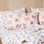 https://s3-ap-southeast-2.amazonaws.com/fusionfactory.commerceconnect.bbnt.production/pim_media/000/157/102/M_F_W24_Bedlinen_Flannelette_BOP_Nala_QQC_Pillow_SI.jpg?1702355846