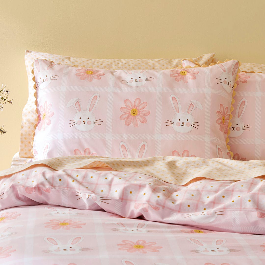 https://s3-ap-southeast-2.amazonaws.com/fusionfactory.commerceconnect.bbnt.production/pim_media/000/175/963/M_F_W25_Bedlinen_BOP_Cottontail_Pillow_SI.jpg?1731640771