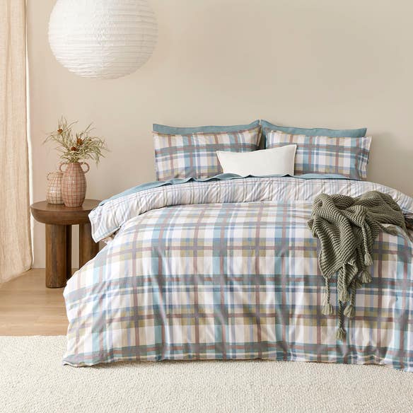 https://s3-ap-southeast-2.amazonaws.com/fusionfactory.commerceconnect.bbnt.production/pim_media/000/188/317/M_F_W25_Bedlinen_BOP_Flannelette_Hebden_QQC_SI.jpg?1737596244