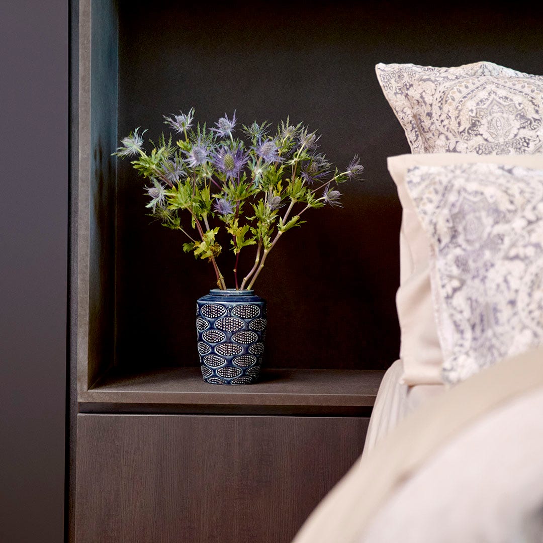 https://s3-ap-southeast-2.amazonaws.com/fusionfactory.commerceconnect.bbnt.production/pim_media/000/191/922/M_F_W25_LS_Location_Decorator_Zinnia_Ceramic_Vase_Blue_SI.jpg?1743052190