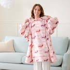 https://s3-ap-southeast-2.amazonaws.com/fusionfactory.commerceconnect.bbnt.production/pim_media/000/192/406/M_F_W25_LS_Studio_Winter_Essentials_Novelty-SHOT-09_Hooded_Pink-Daschie_Sherpa_4450_SI.jpg?1743483244