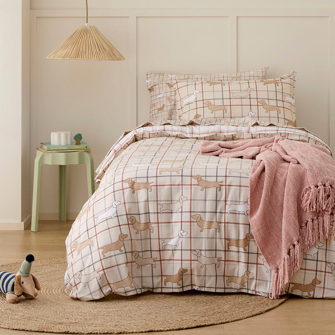 https://s3-ap-southeast-2.amazonaws.com/fusionfactory.commerceconnect.bbnt.production/pim_media/000/193/105/M_F_W25_Single_Beds-Charlie-Brown-Flannelette_SS_QC_SI.jpg?1743987326