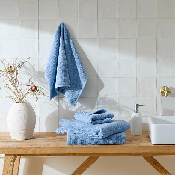 https://s3-ap-southeast-2.amazonaws.com/fusionfactory.commerceconnect.bbnt.production/pim_media/000/190/843/M_F_W25_Towels_LS_Studio_Bale_Sky_Blue_SI.jpg?1741738745