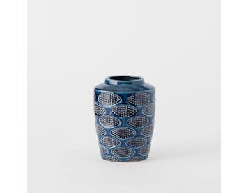 https://s3-ap-southeast-2.amazonaws.com/fusionfactory.commerceconnect.bbnt.production/pim_media/000/185/539/M_F_Zinnia-Ceramic-Vase-Sml_Blue_26122301_SI.jpg?1735526303