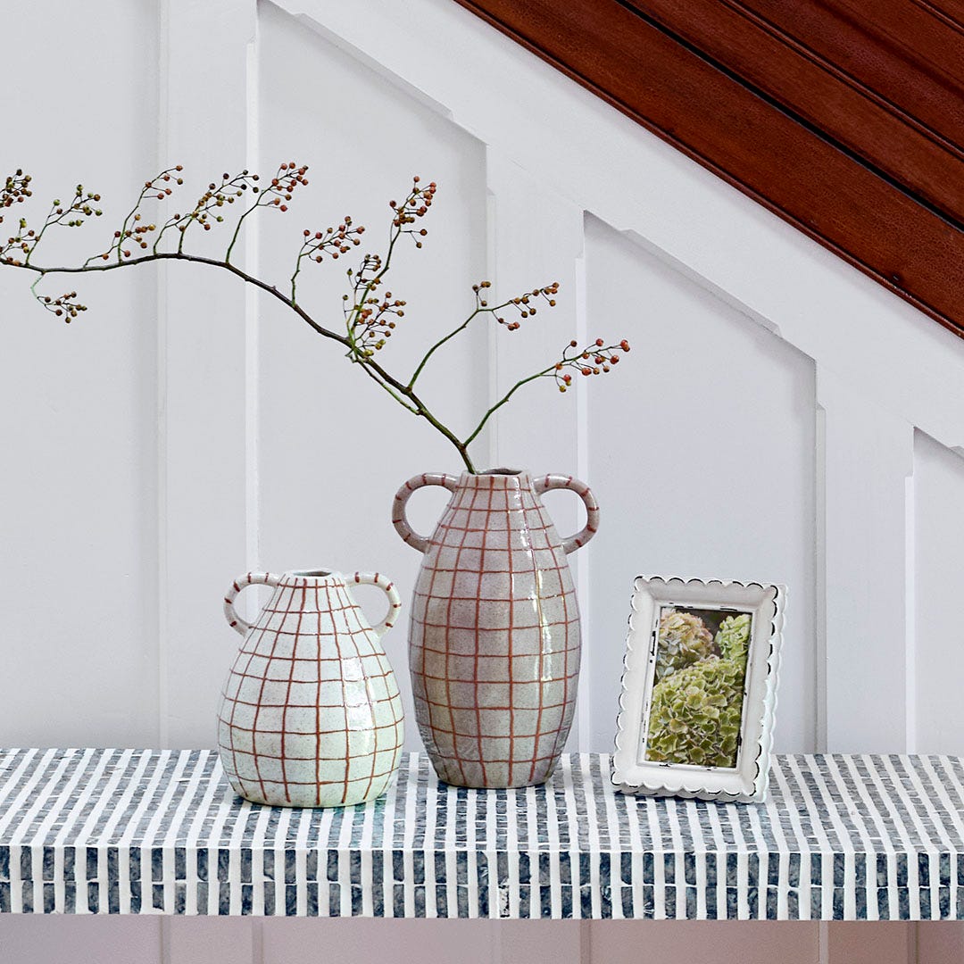 https://s3-ap-southeast-2.amazonaws.com/fusionfactory.commerceconnect.bbnt.production/pim_media/000/192/980/_Console_Check_Ceramic_Vase-LRG-SML_SI.jpg?1743658362